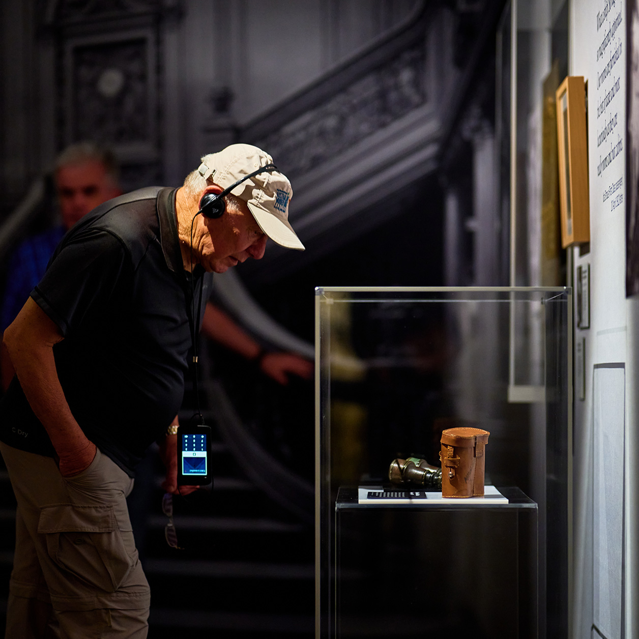 Mirage multimedia audio tour and headphones